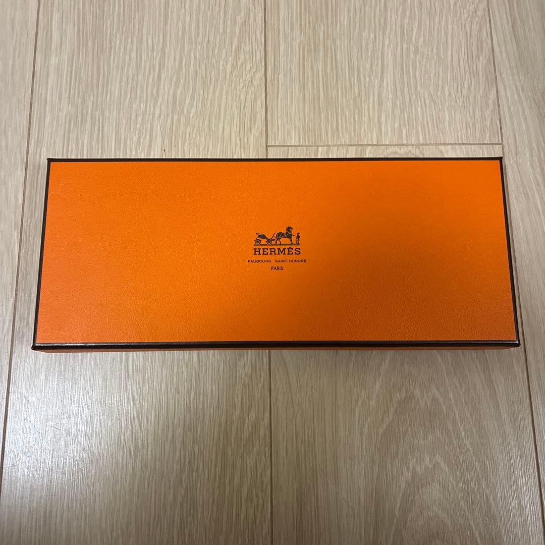 HERMES オレンジ シルクスカーフ