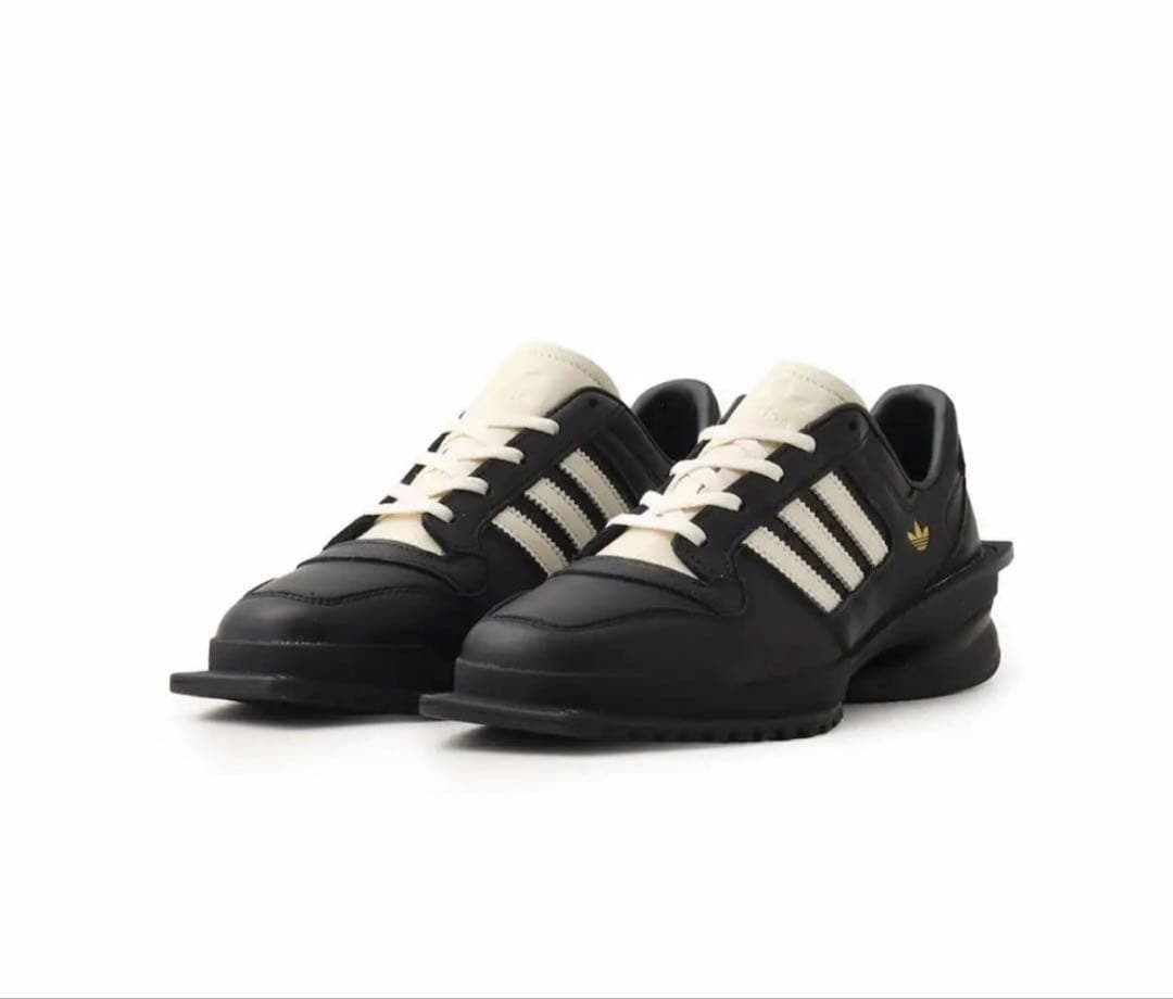 adidas forum square ブラック　スニーカー