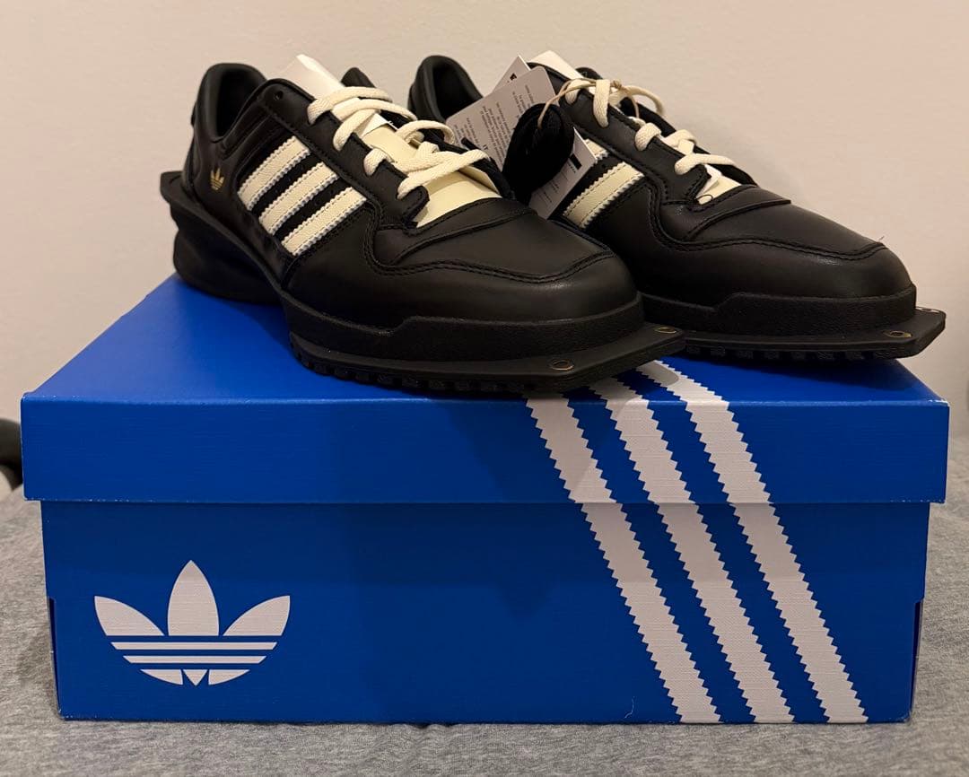 adidas forum square ブラック　スニーカー
