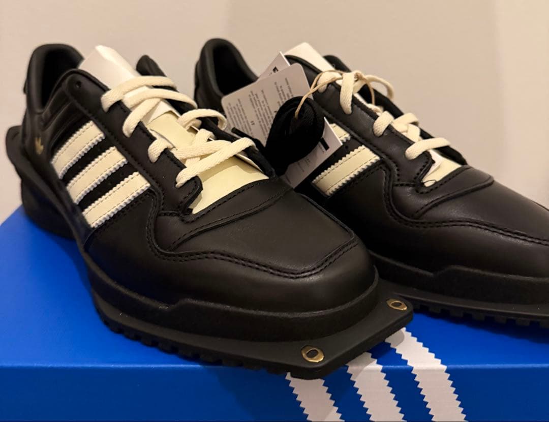 adidas forum square ブラック　スニーカー