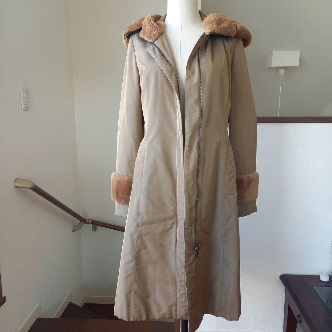 FOXEYフード付き ベージュ ロングコート