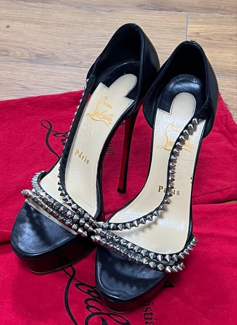 Christian Louboutin ブラックスタッズハイヒール 36 1/2