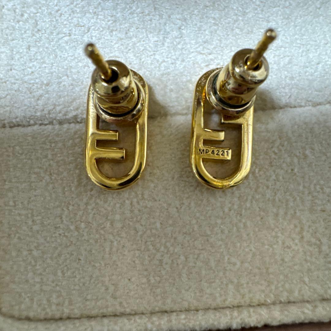 FENDI オーロックピアス
