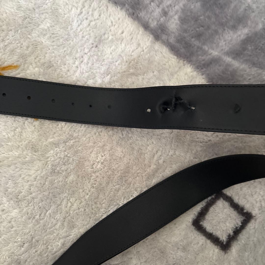 GUCCI ブラックレザーベルト ゴールドバックル 105/42