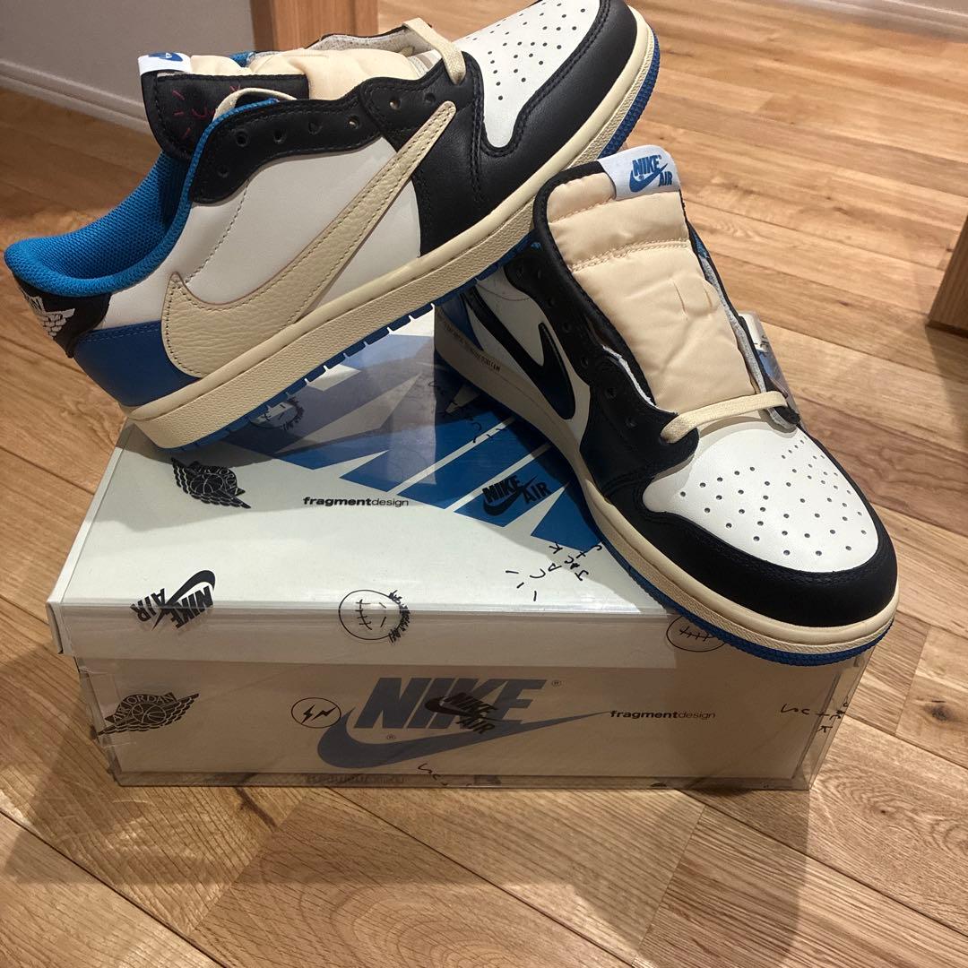 トラヴィススコット　ナイキ　フラグメント