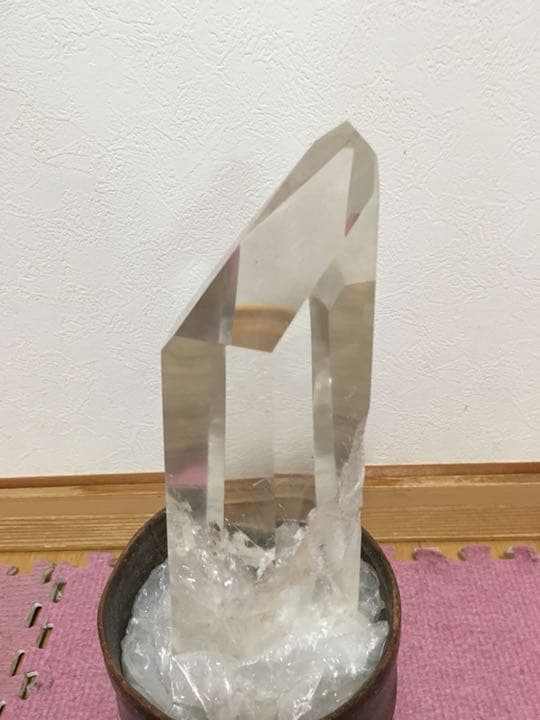 水晶クラスター透明度抜群高品質ブラジル産 高さ２８センチ2.4キロ一生物です。