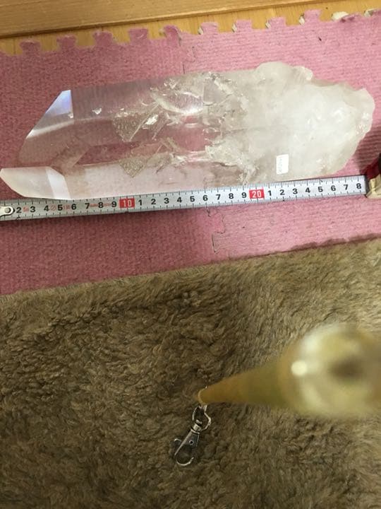 水晶クラスター透明度抜群高品質ブラジル産 高さ２８センチ2.4キロ一生物です。