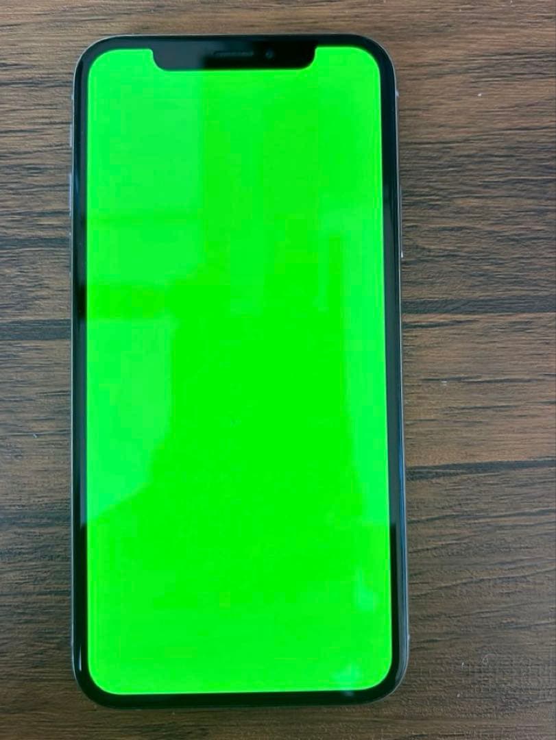 Apple iPhone XS 64GB シルバー 本体のみ