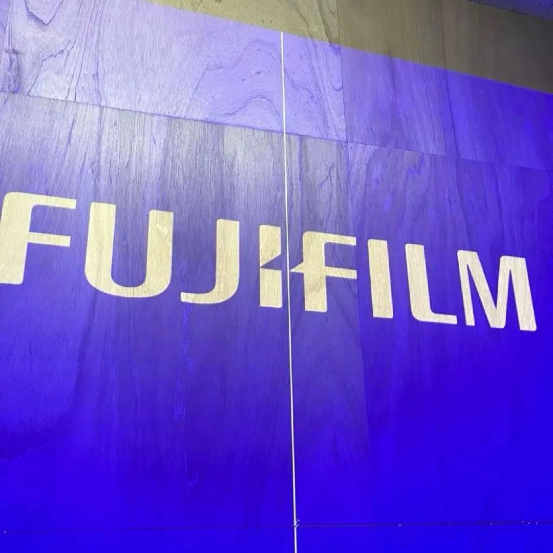 FUJIFILM プロジェクター 本体　Z5000