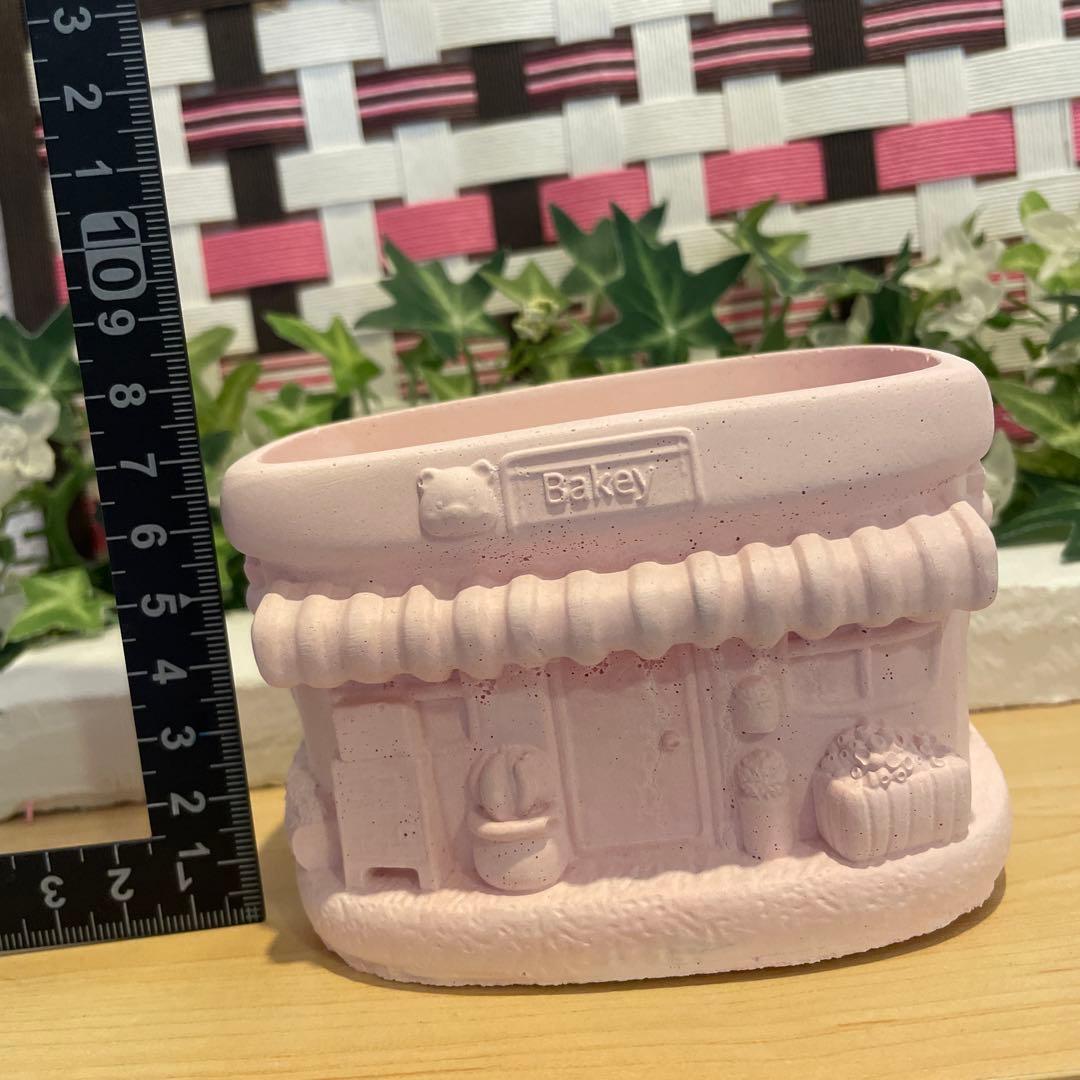 336★bakery鉢　モルタル雑貨　（お任せ植物付き）474