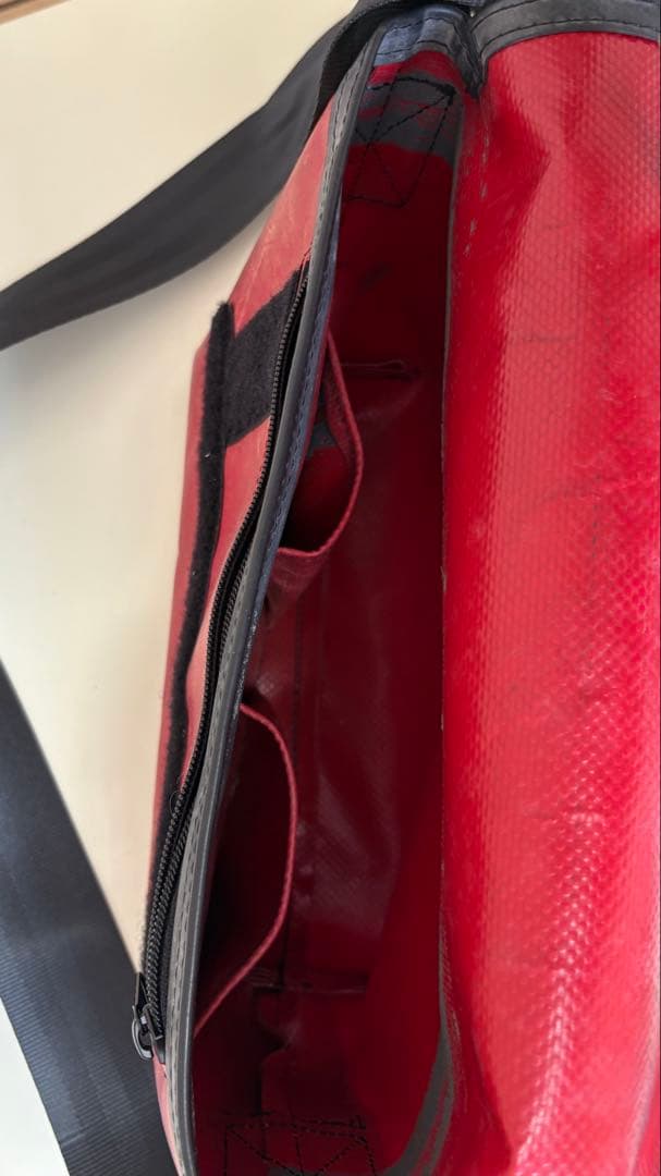 FREITAG 赤 メッセンジャーバッグ