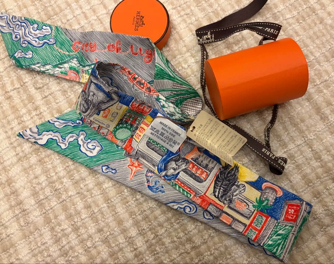 新品❗️エルメス　ツイリー 《シティー・オブ・ライト》