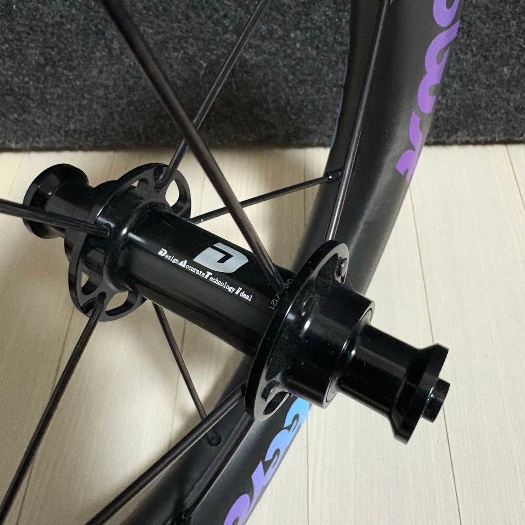 Deerobust dati バランスバイク　カーボンホイール　ストライダー
