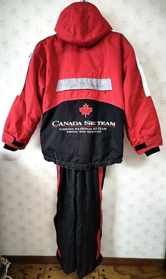 ☆DESCENTE カナダスキーチーム スキーウェア上下セット М☆