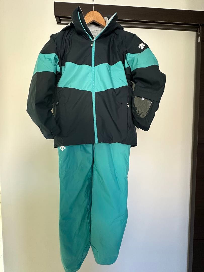 DESCENTEデサント　ジュニアスキーウェア