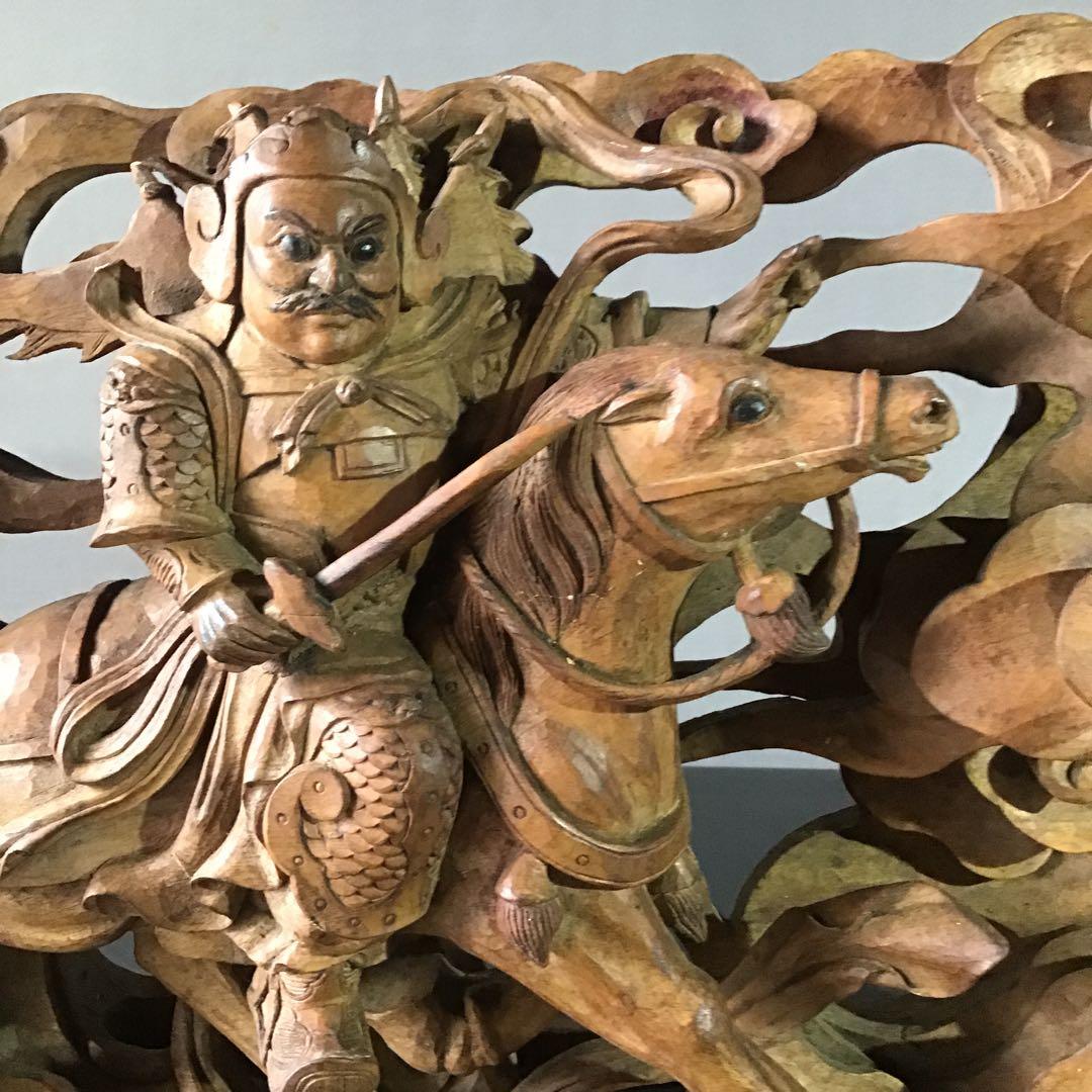 欅厚板　「劉備玄徳騎馬像」和彫　民藝