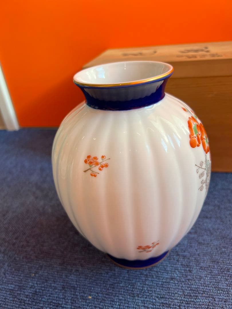 1097 深川製磁　芙蓉鉄仙花　花瓶　金彩　未使用
