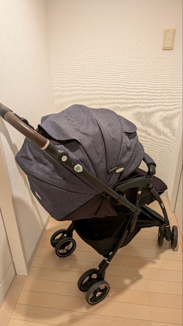 ラクーナクッションフリープラス ネイビー 2022年12月購入