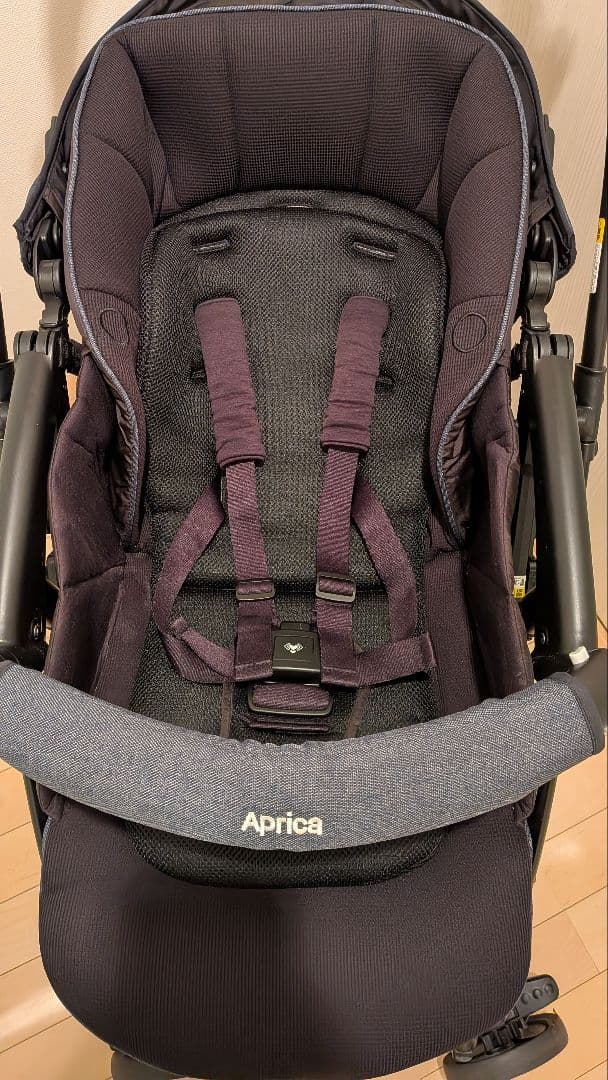 ラクーナクッションフリープラス ネイビー 2022年12月購入