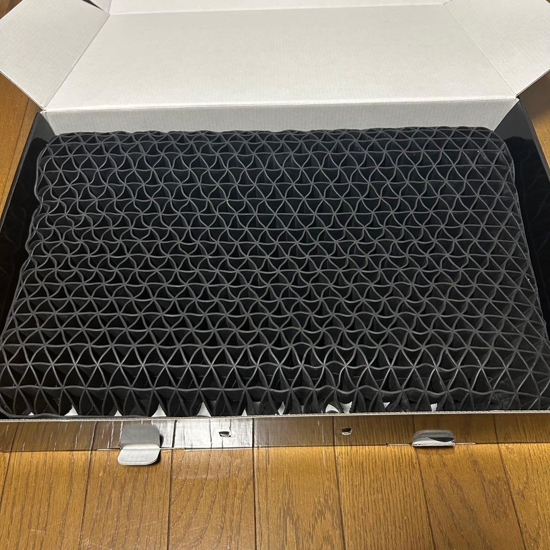 【ほぼ新品】ひつじのいらない枕-至極- 枕カバー付　外箱付