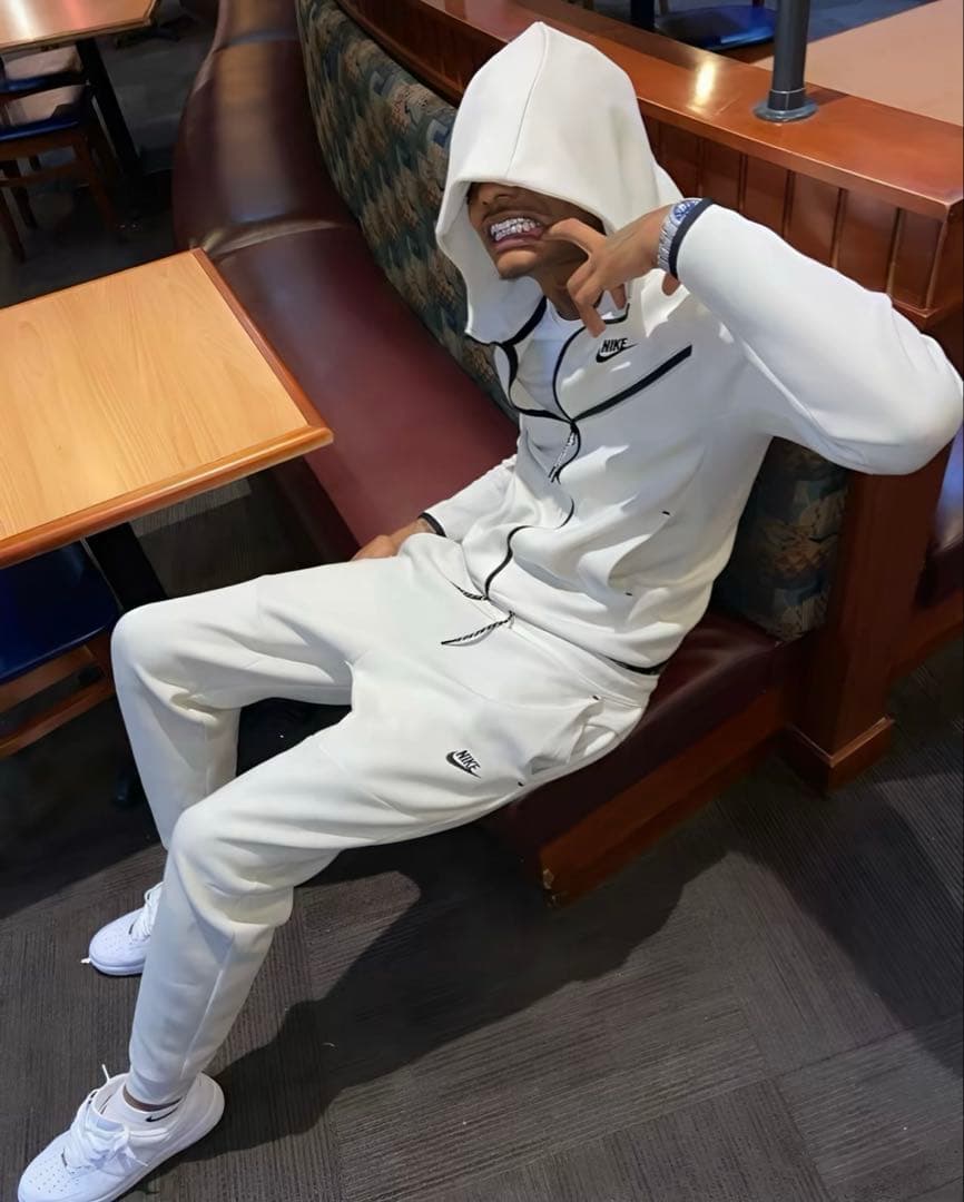 【パンの耳】希少カラー NIKE テックフリース セットアップ白　ホワイト