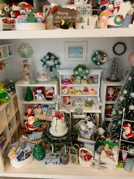ドールハウス　ミニチュアクリスマスショップへようこそ