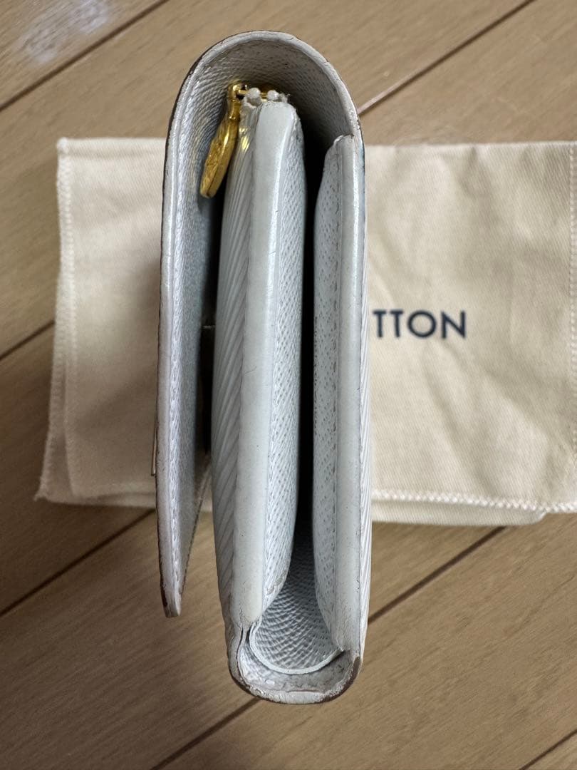 Louis Vuitton 三つ折り財布 エピレザー ホワイト 限定・廃盤モデル