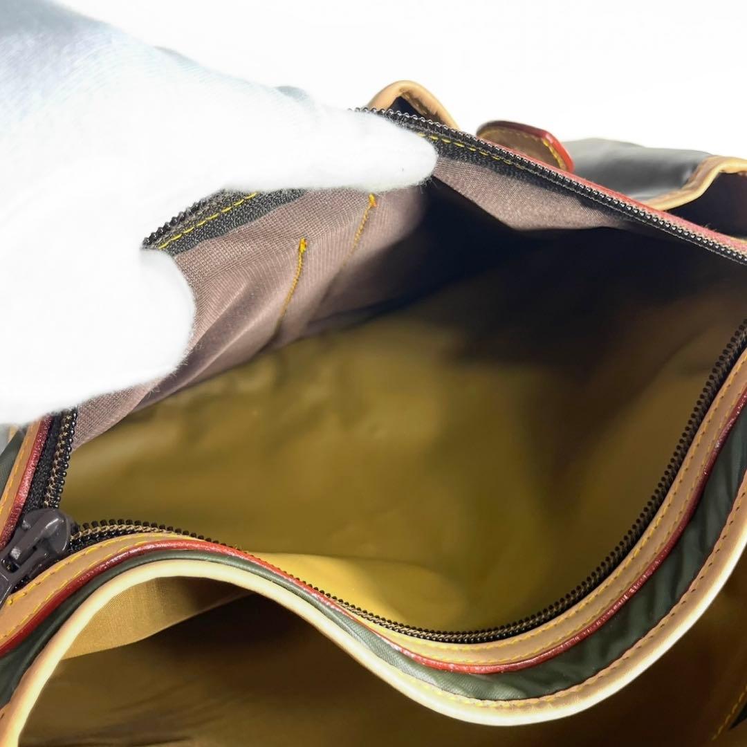 美品 HUNTING WORLD ショルダーバッグ バチュークロス a723