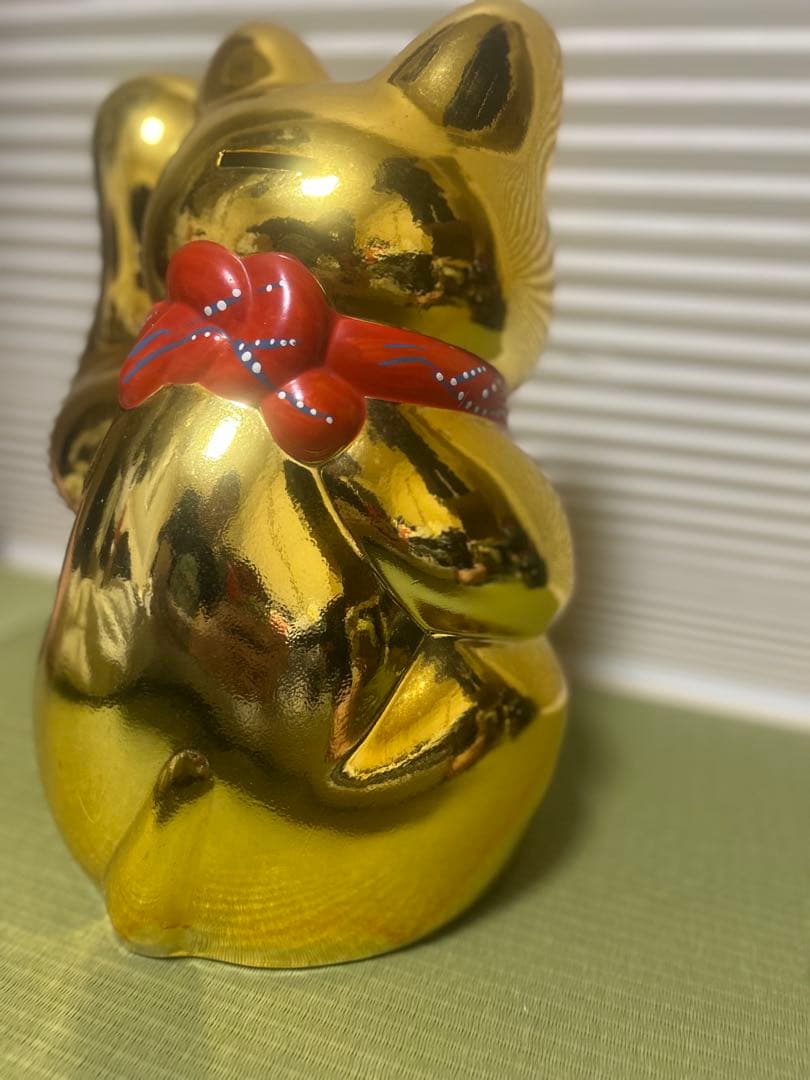 金色の招き猫 陶器置物