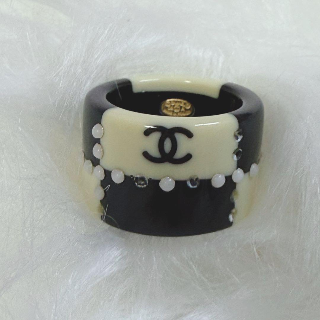 a*️様 Chanel シャネルリング 黒とアイボリー リング 指輪