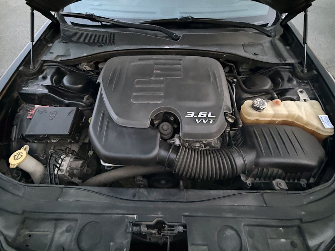 Chrysler/クライスラー 300 3,600cc 車検和9年4月4日