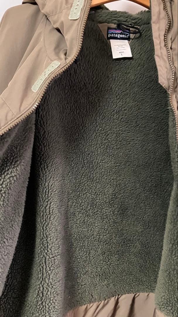 patagonia パタゴニア　インファーノジャケット　オリーブ