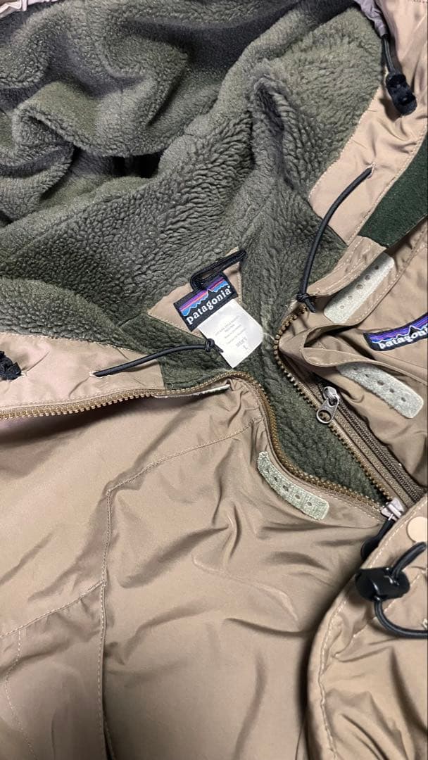 patagonia パタゴニア　インファーノジャケット　オリーブ