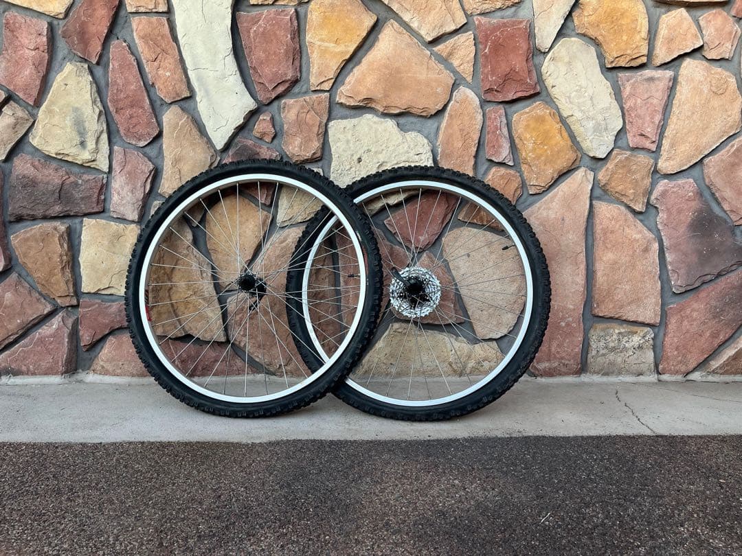 Cannondale イエロー マウンテンバイク