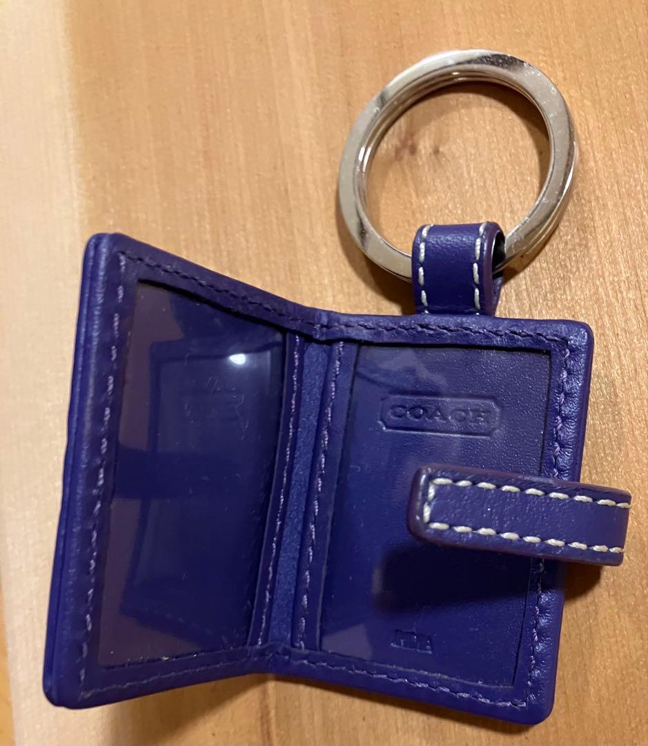 【未使用】COACH コーチ　キーホルダー　Cロゴ　写真入れ　パープル　紫