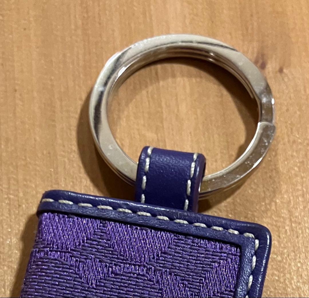 【未使用】COACH コーチ　キーホルダー　Cロゴ　写真入れ　パープル　紫