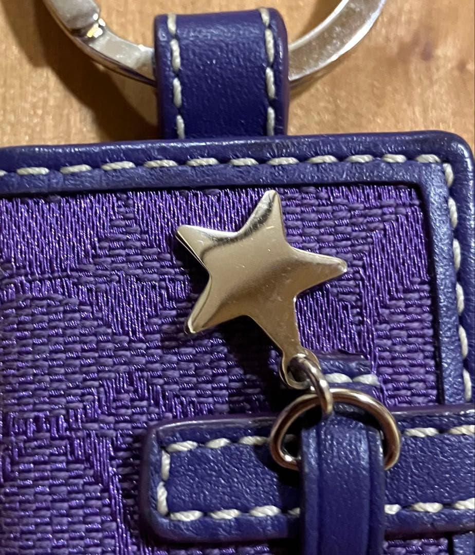 【未使用】COACH コーチ　キーホルダー　Cロゴ　写真入れ　パープル　紫