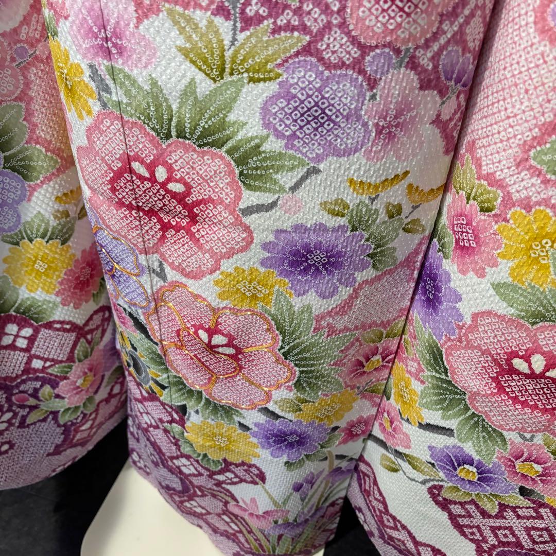 美品　総絞り　淡色　金駒刺繍　花模様　逸品　振袖　フルセット 振り袖