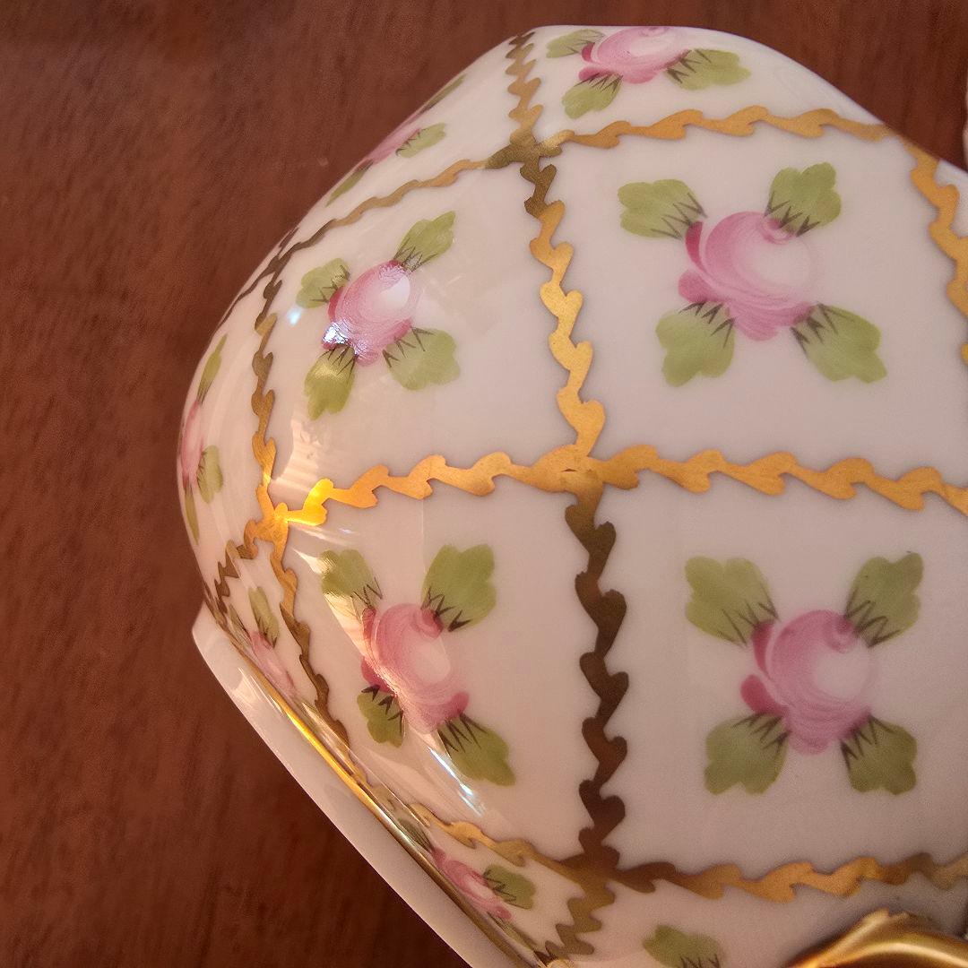 ヘレンド　セーブル風　小薔薇金彩　ティーカップ&ソーサー　Herend