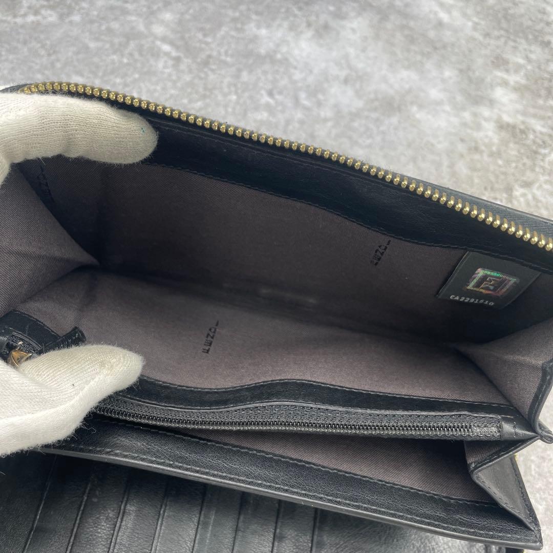 【極美品】FENDI　フェンディ　長財布　ジッピー　多機能　レザー　ズッカ柄
