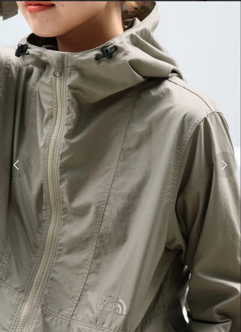The North Face フード付きジャケット グレー