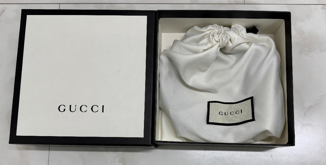 山*屋様 GUCCI ブラックレザーベルト 70-34