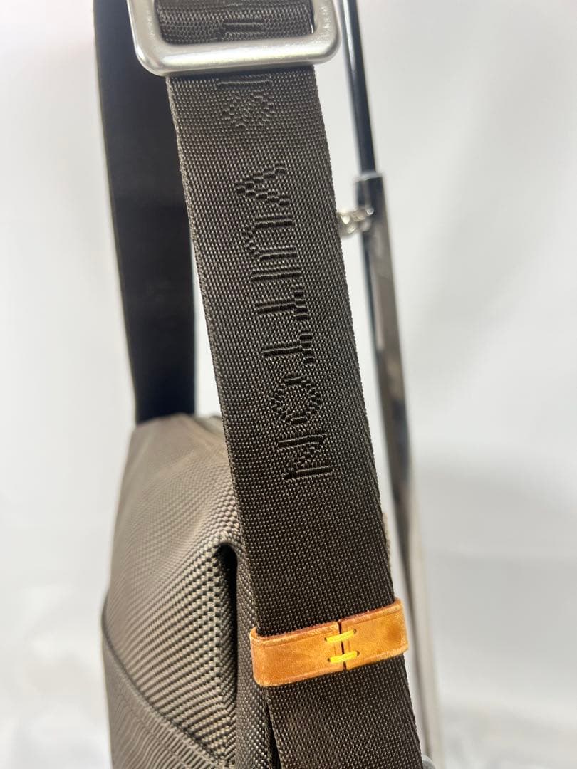 LOUIS VUITTON メッセンジャーバッグ グレー