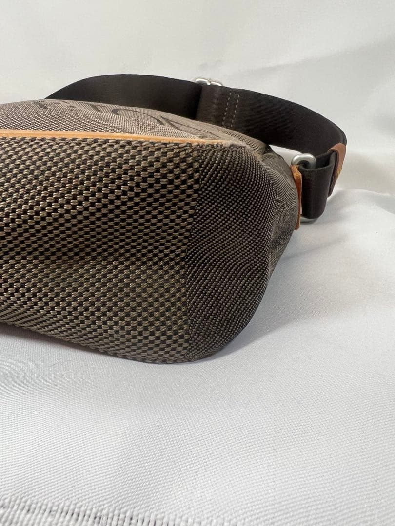 LOUIS VUITTON メッセンジャーバッグ グレー