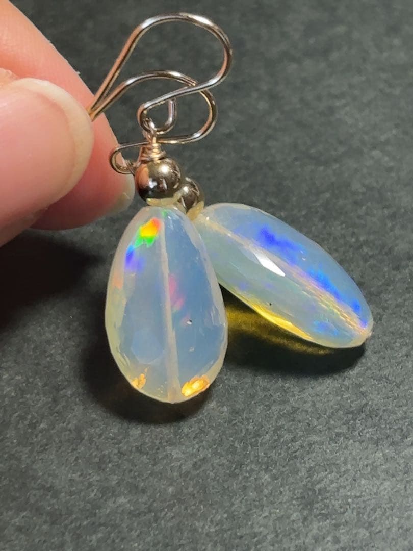ムーンクォーツロゼットコンケーブカットピアス A54