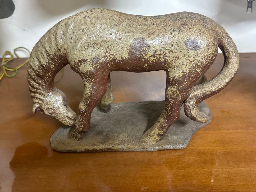 鋳鉄製 馬の彫刻