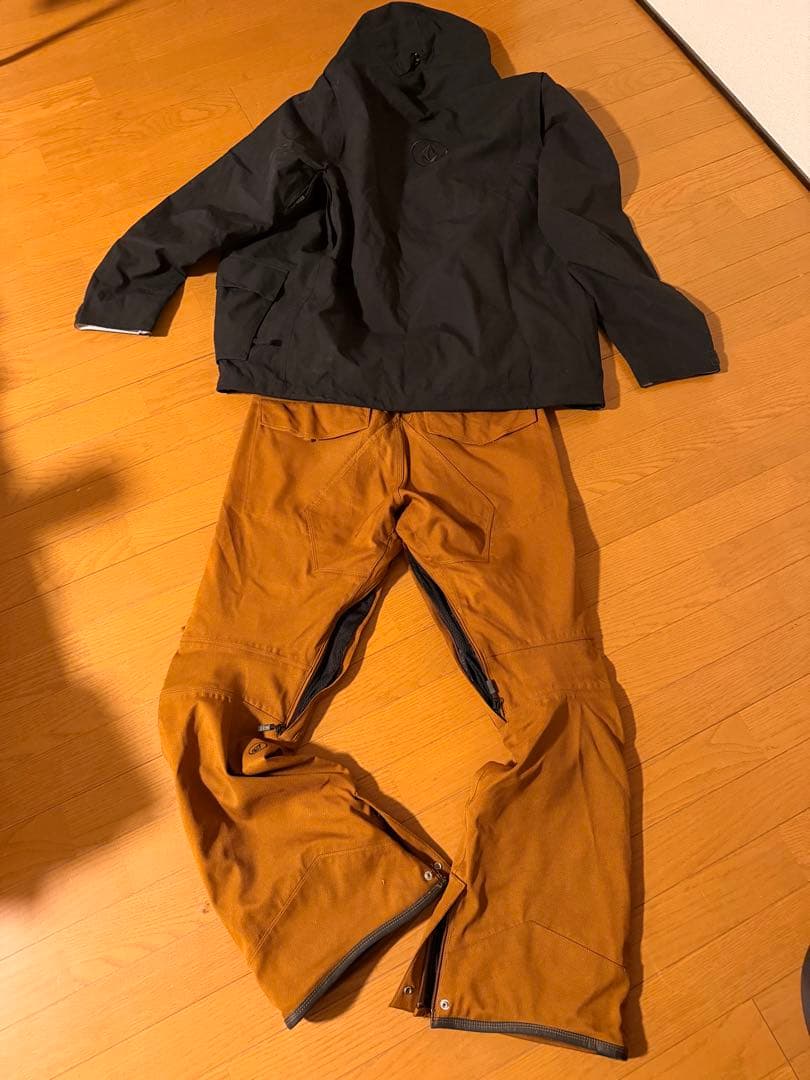 VOLCOM メンズスノーボードウェア上下セット