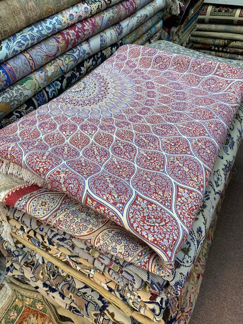 ペルシャ、イラン、シルクラウンドラグ/サイズ：203cm…. .77pm。