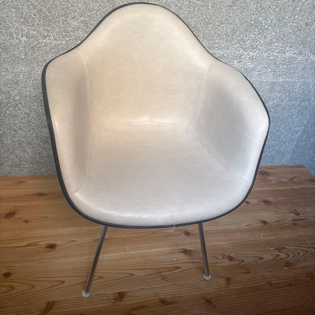 イームズ　アームシェルチェア　ハーマンミラー