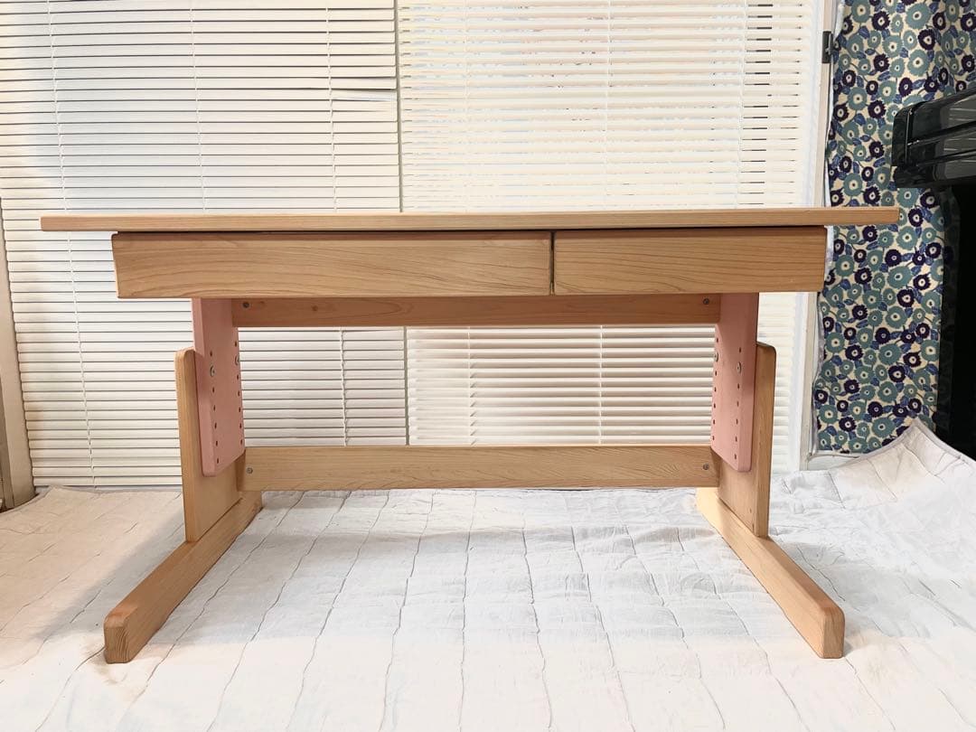 xyl(キシル) 2本脚デスク 国産ひのき無垢材　引き出しつき